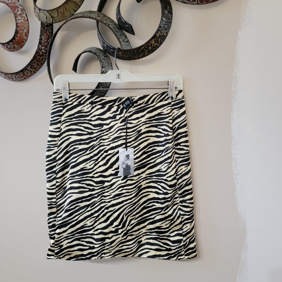 Sincerely Jules Zebra Print Camisole - Picture 8 of 11